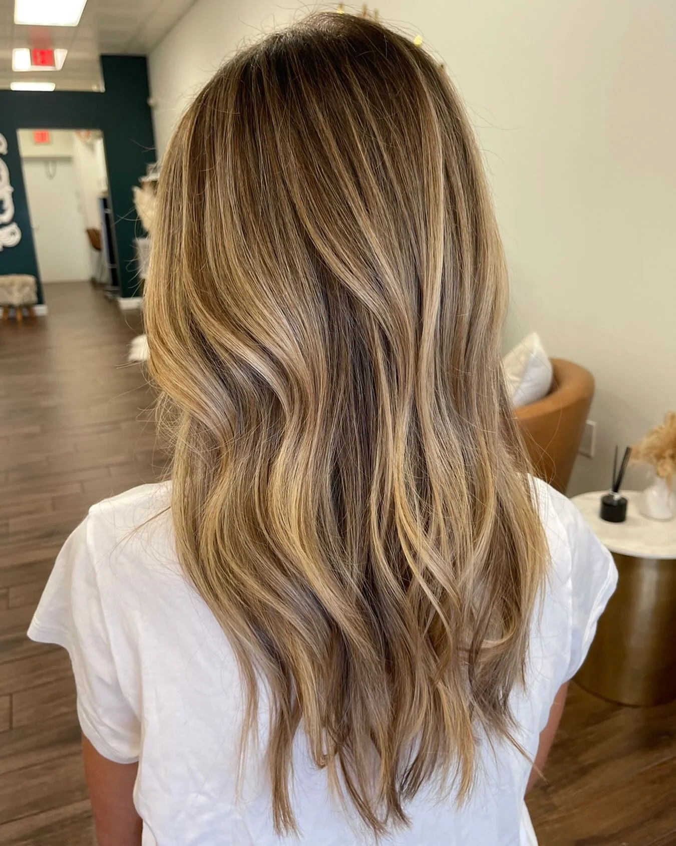 9. Golden Veil Balayage (Karamell-Honigblond)