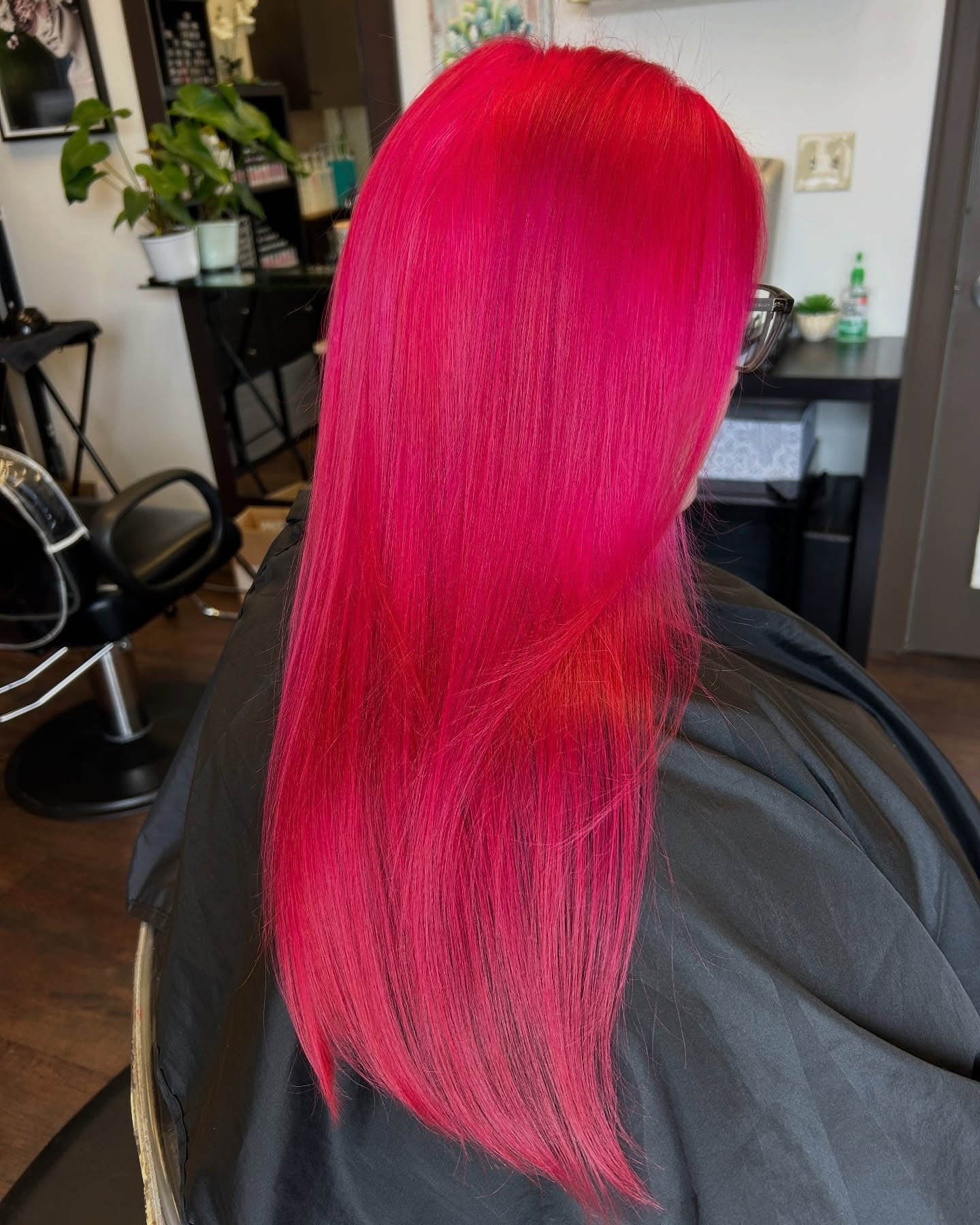 9. High Gloss Pink Straight Style (Pink Haarfarbe)