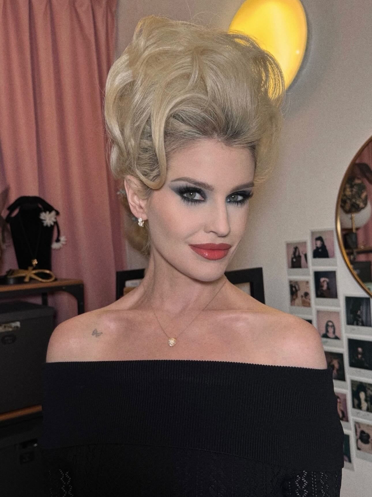 9. Hochvolumen Bienenstock - Leichte Champagnerblond (90er Jahre Frisuren)