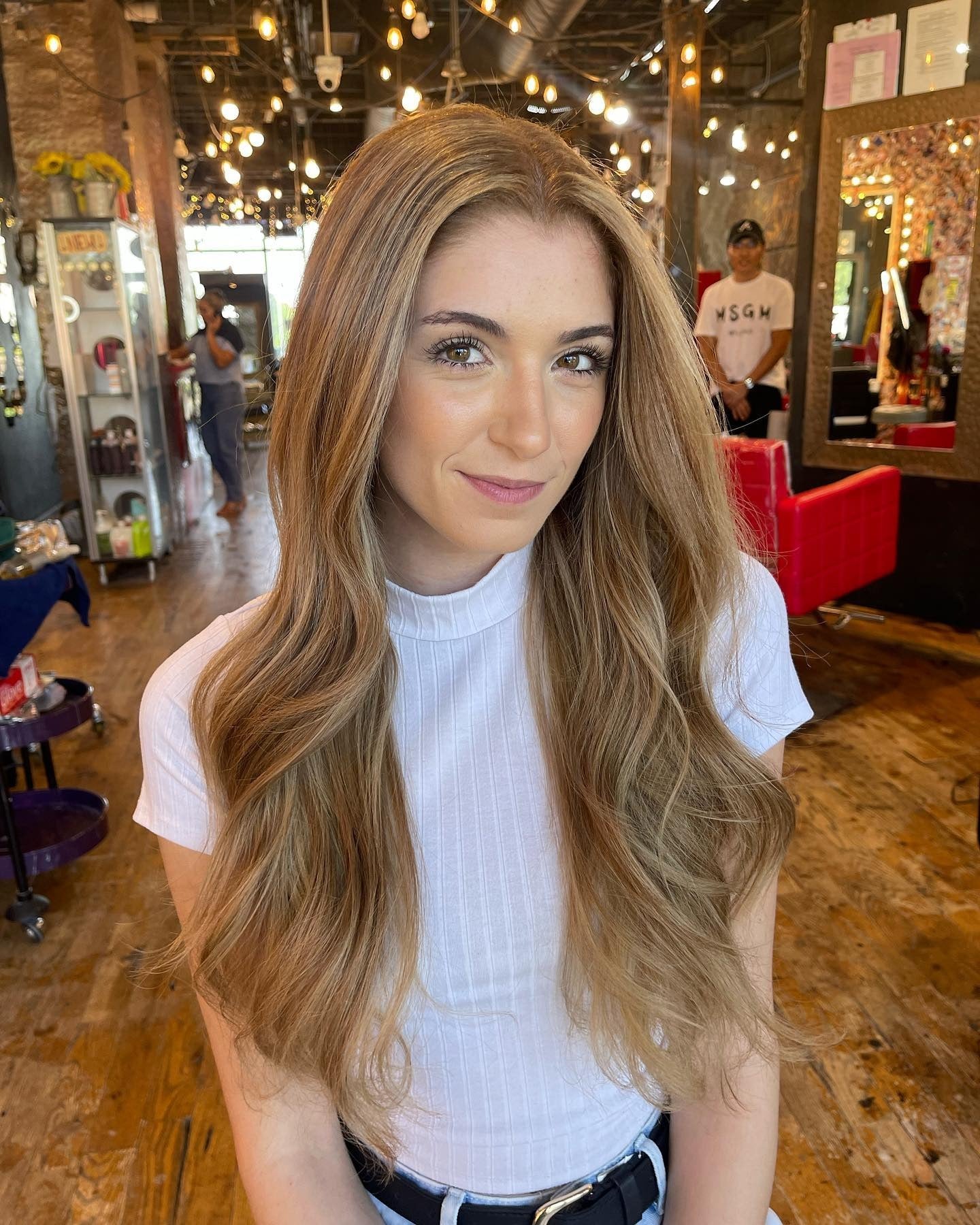 9. Honey Bronde mit gesichtsrahmenden Schichten (Honighaarfarbe)