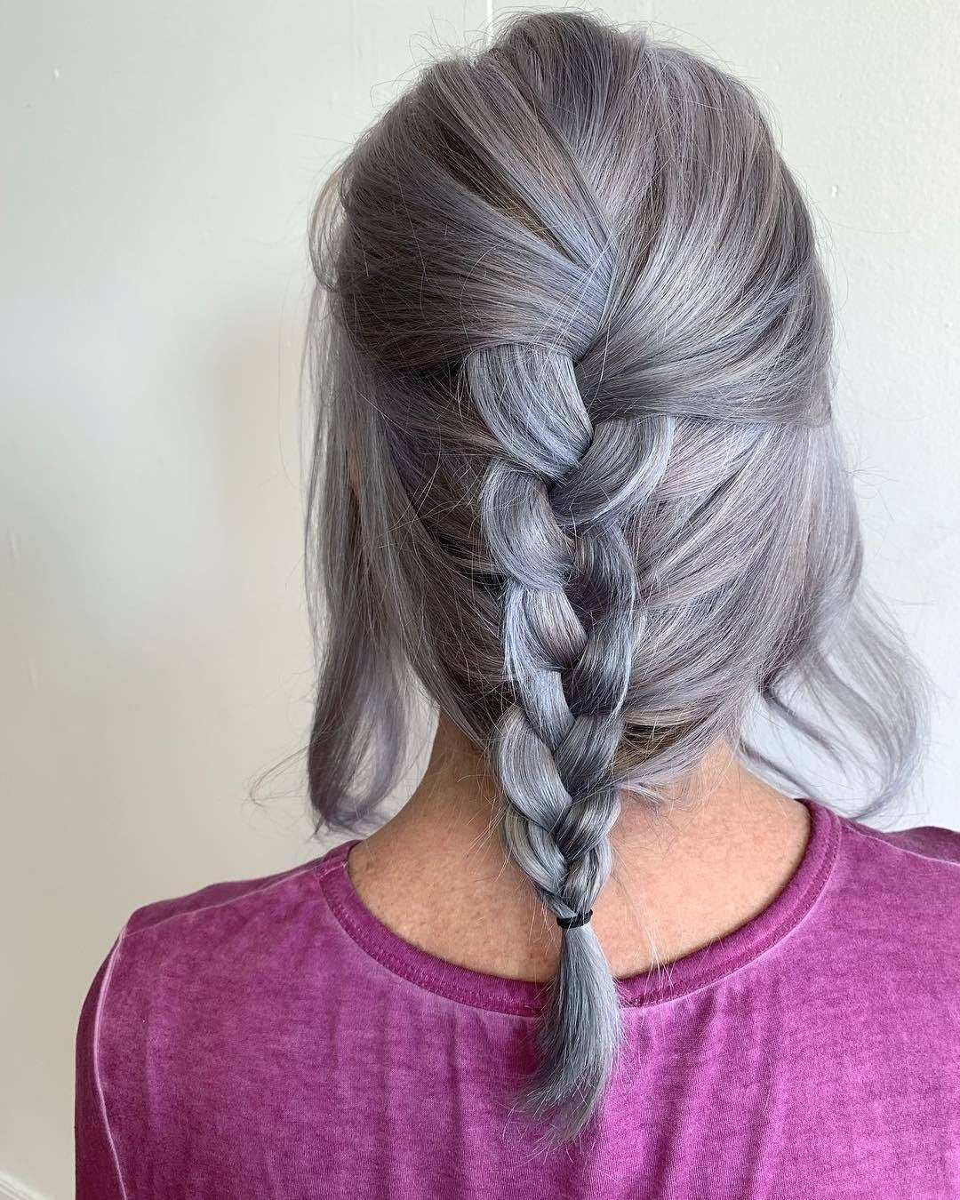 9. Holländisches Geflecht mit mittlerer Länge in silbernen Lavendel (Winterfrisuren)