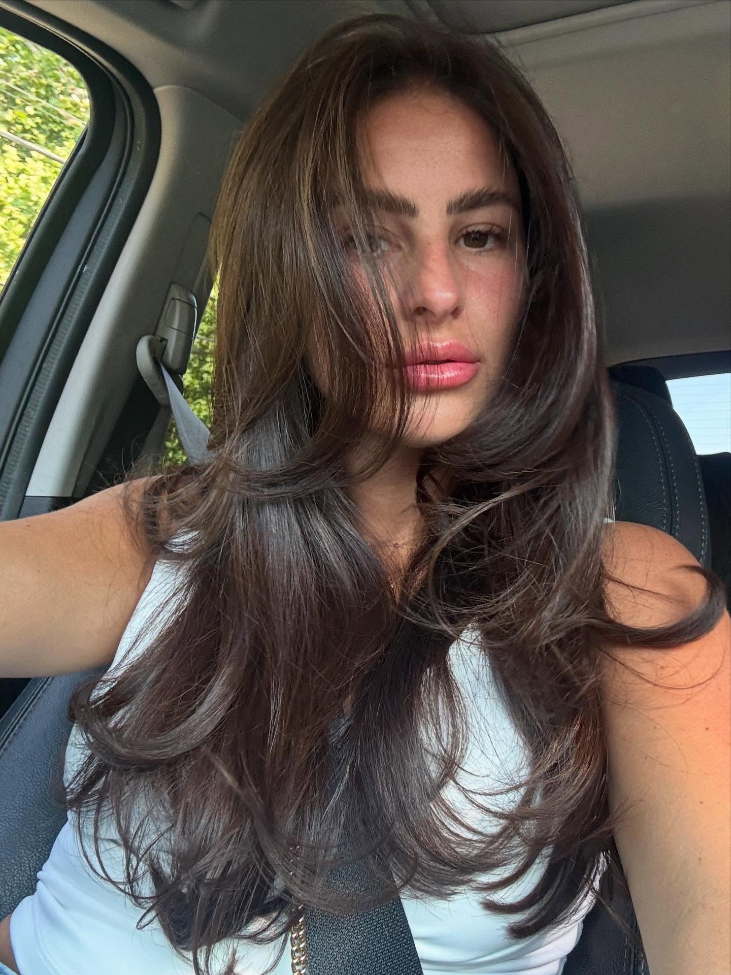 9. Mokka-Schichtschnitt mit windgepeitschtem Körper (lange geschichtete Frisuren)