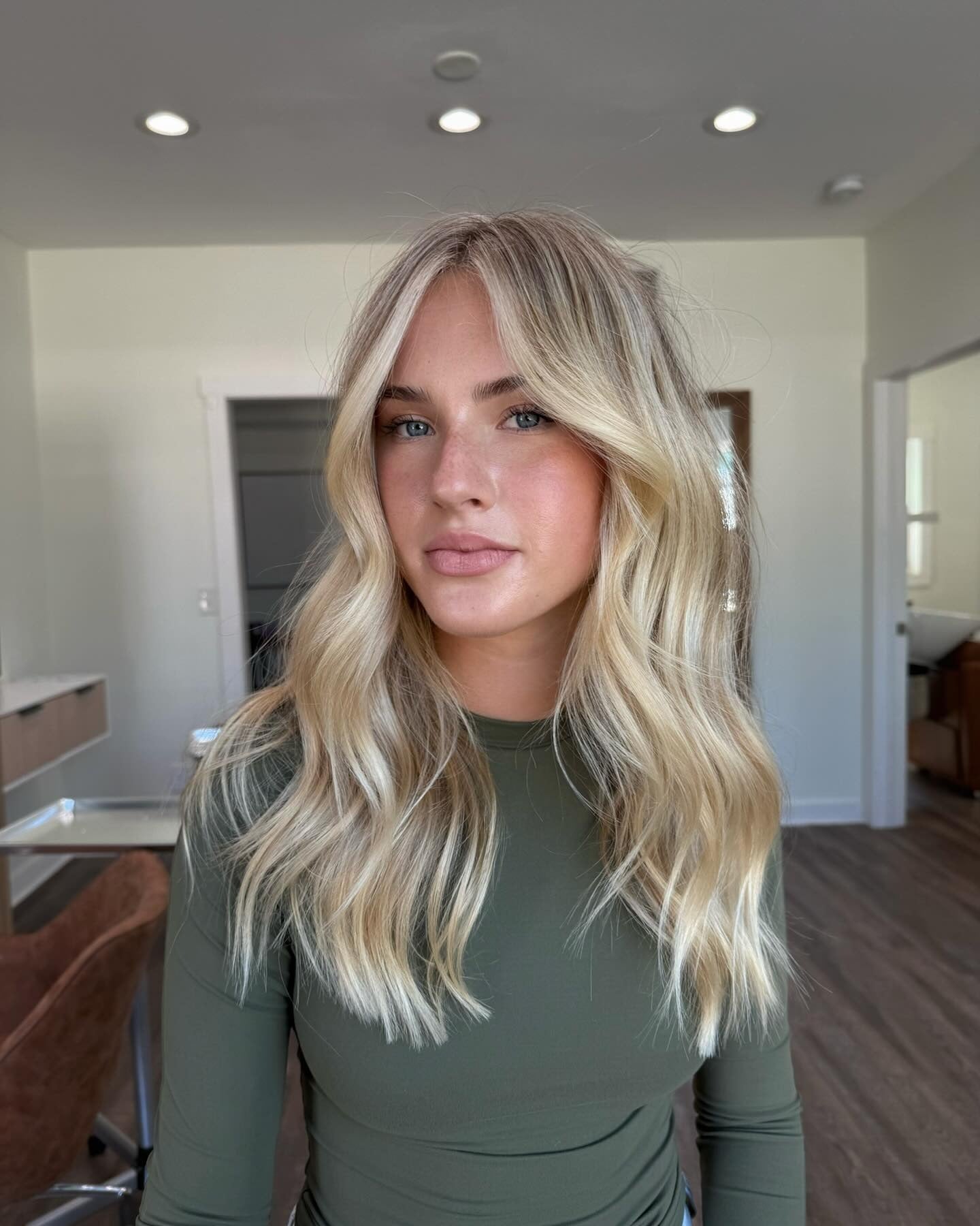 9. Perle Blondine mit Gesichtshelligkeit (blonde Haarfarbe)