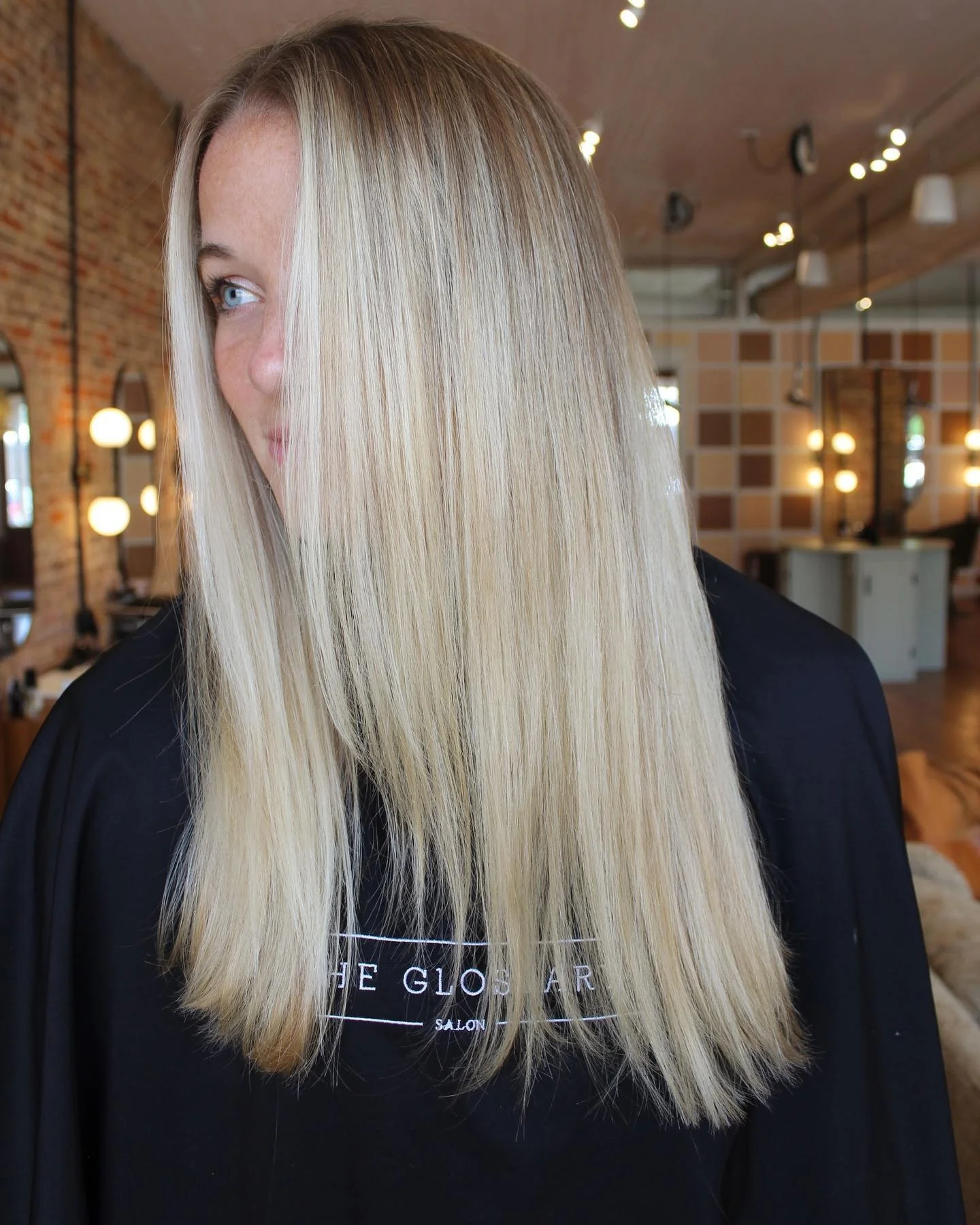 9. Platinum Smooth Straight Cut (Gerade Frisuren)