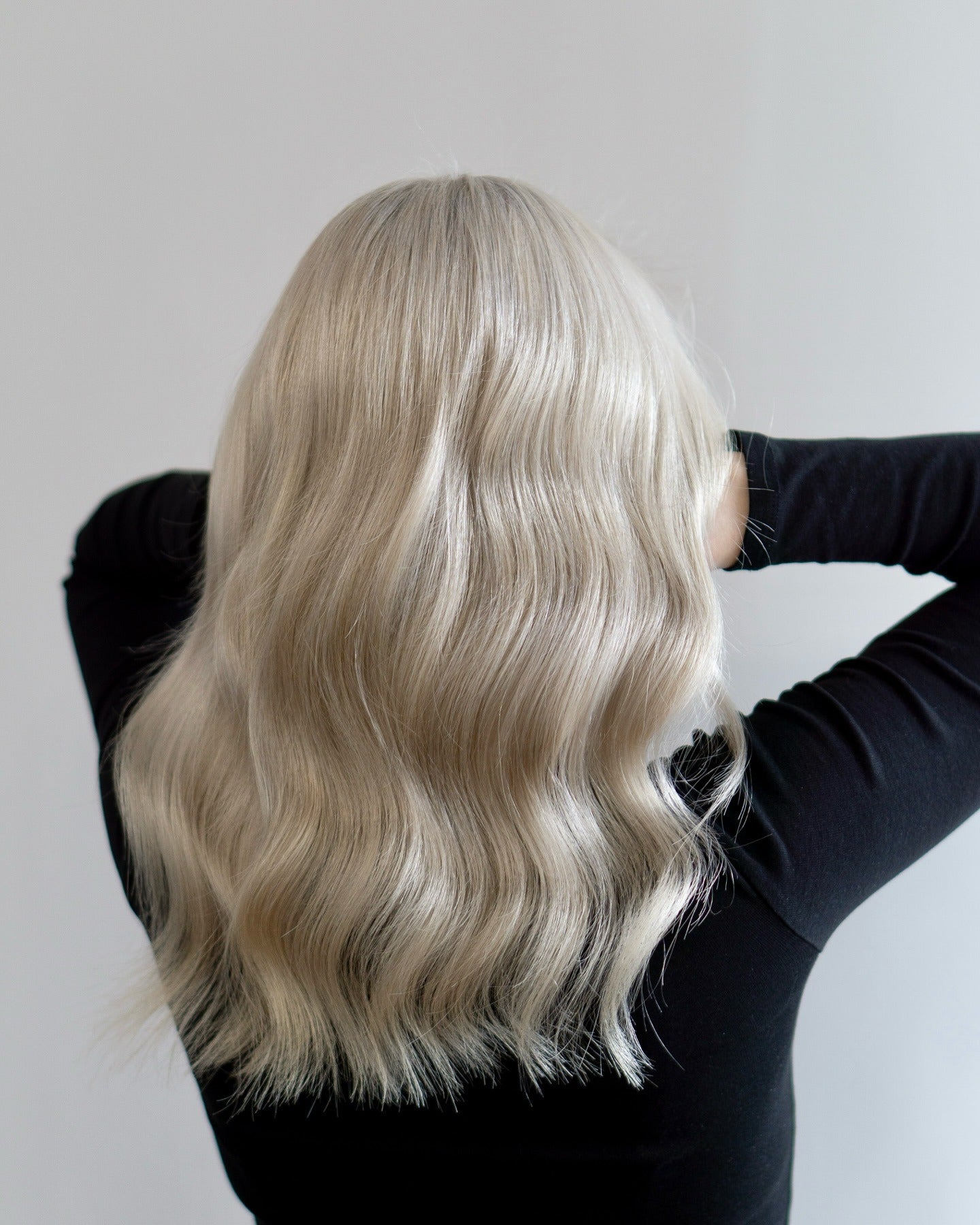 9. Raffinierte Platinwellen (Platinblondes Haar)