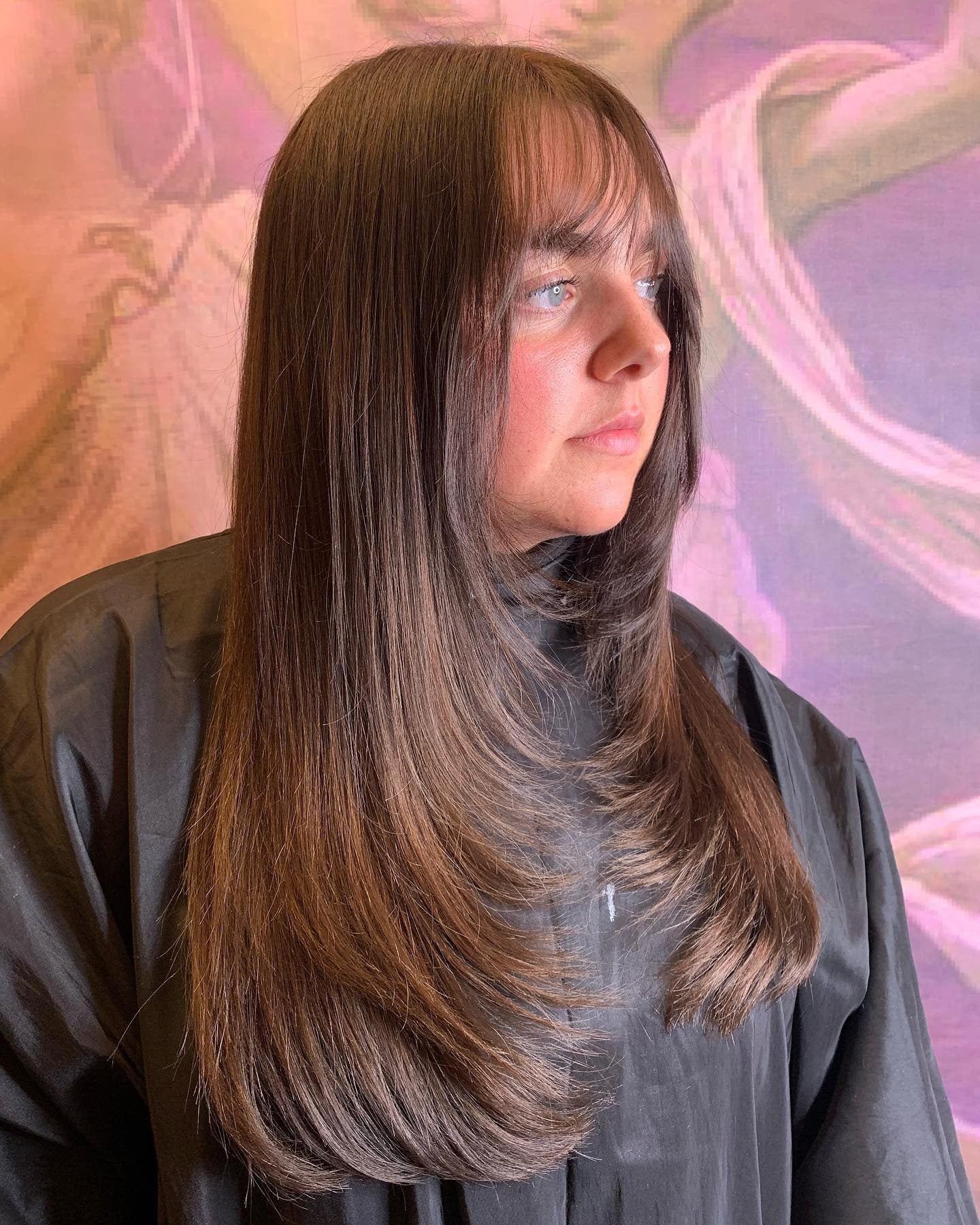 9. Glatte Espresso-Schichten mit zartem Pony (langes Haar mit zartem Pony)