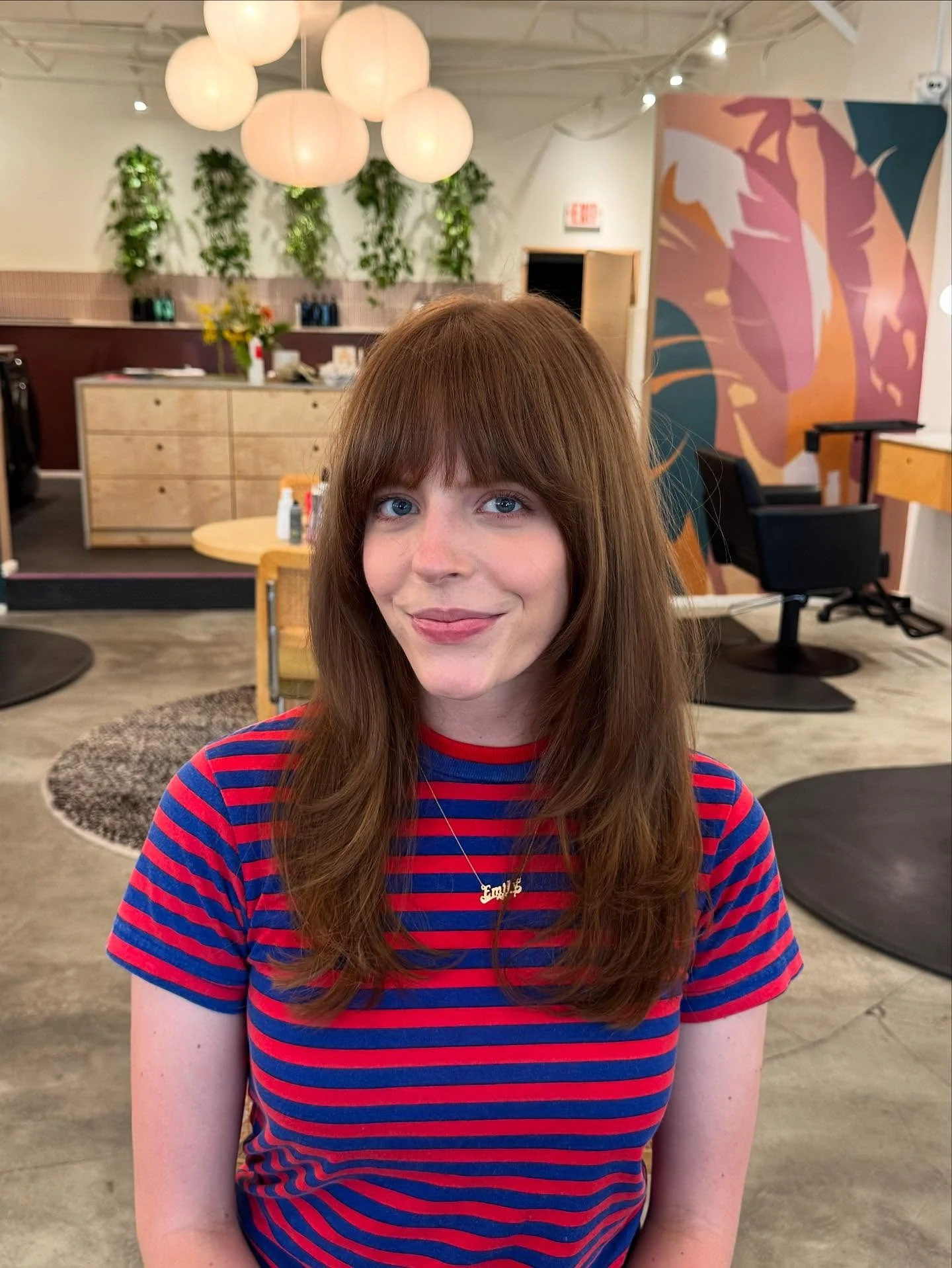 9. Glattes Mittelbraun mit strukturiertem Pony (Gerade Frisuren mit Pony)