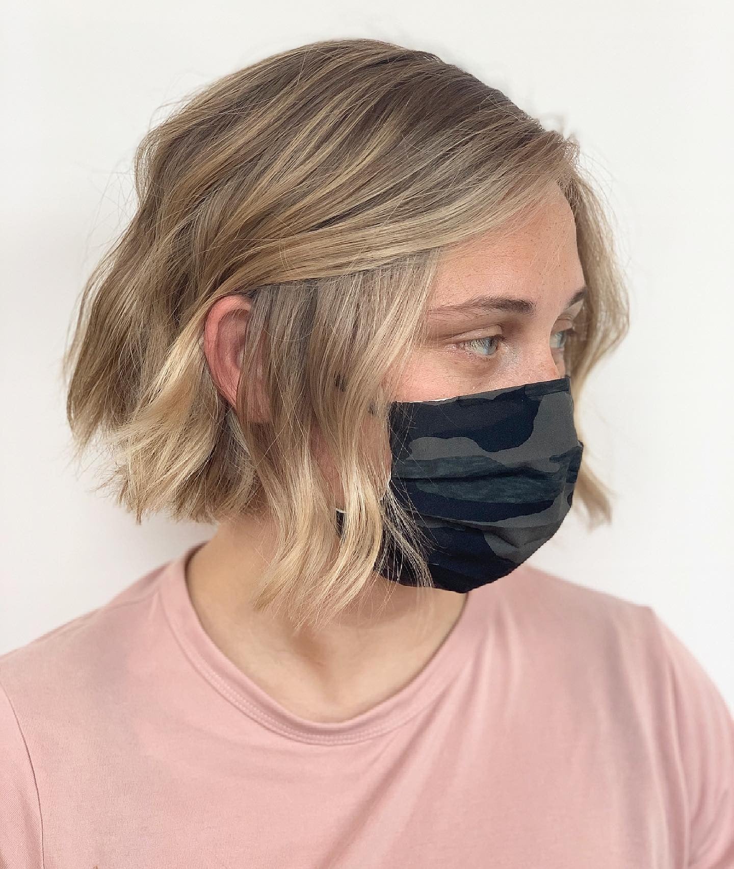 9. Warm Sand Tousled Blunt Bob (Short Blunt Cut)