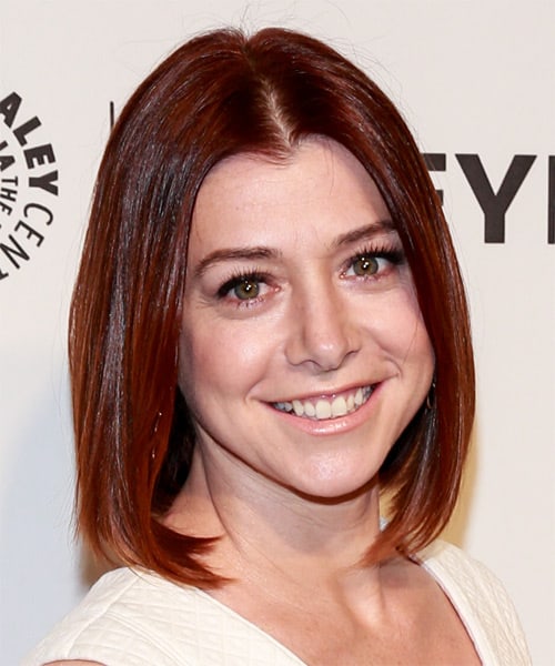 28 trendige Bob-Frisuren für einen stilvollen Look Alyson-Hannigan-Medium-Straight-Bob-Frisur
