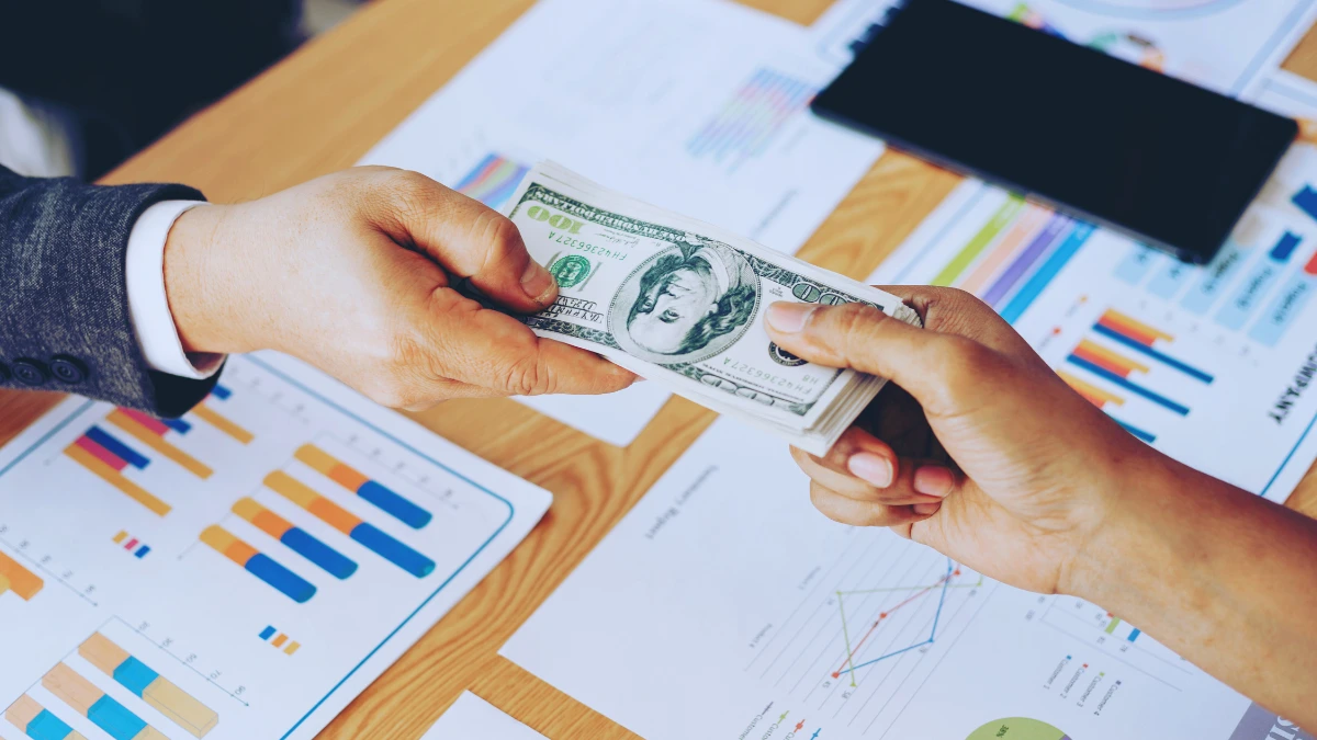 Unternehmen müssen große Barzahlungen melden