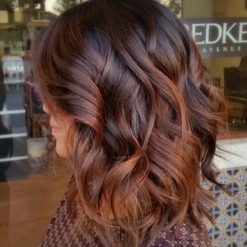 Balayage für dunkles Haar mit Auburn