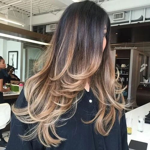 Schwarzbraunes Karamell-Balayage