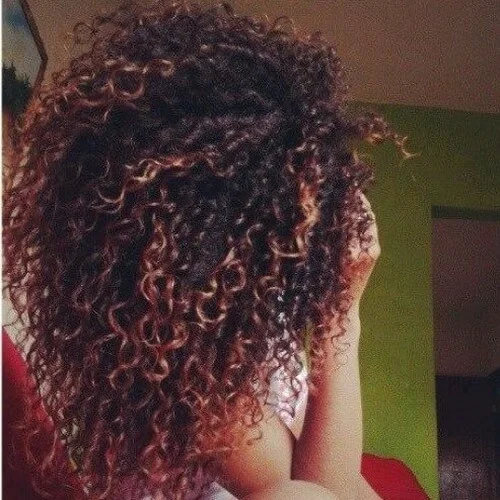 Honigtipps für schokoladenbraunes lockiges Haar