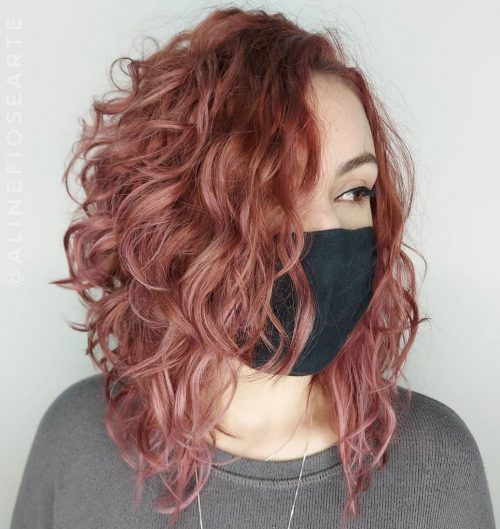 46 wunderschöne, seitlich geschwungene Pony-Frisuren für jede Gesichtsform