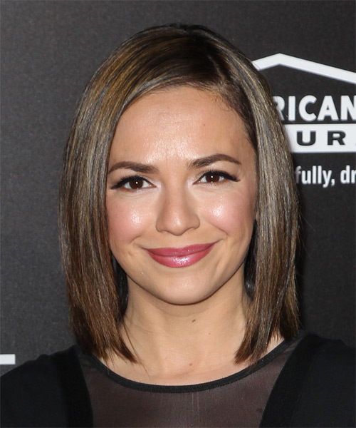 28 trendige Bob-Frisuren für einen stilvollen Look Vanessa-Martinez-Medium-Straight-Bob-Frisur