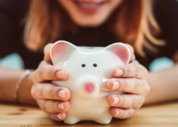 Warum Dave Ramseys Rat dich arm hält (und was reiche Menschen stattdessen tun)