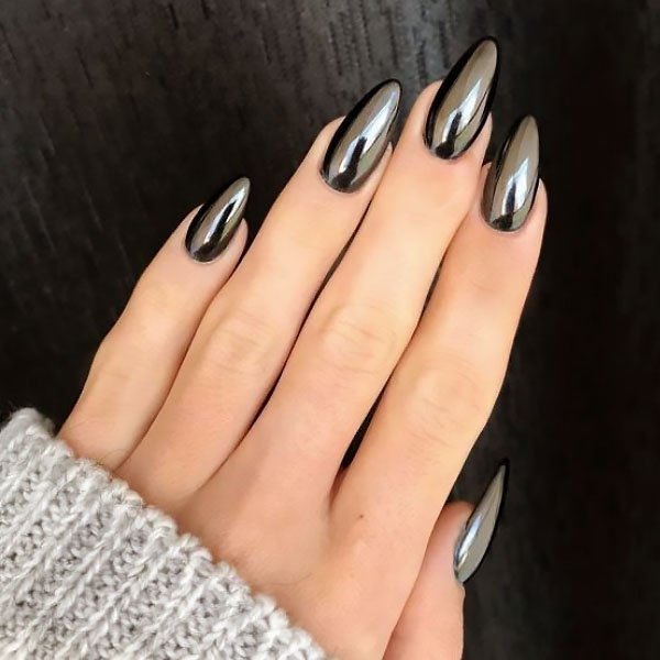 20 coole Chromnageldesign -Ideen Schwarze Chromnägel