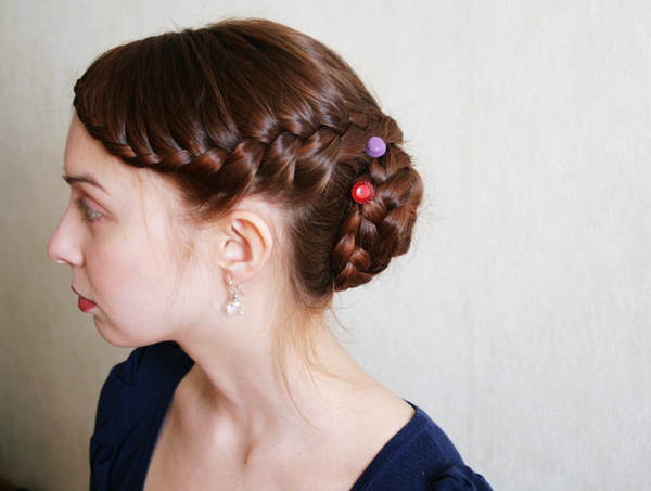 Geflochtene Hochsteckfrisur Frisur