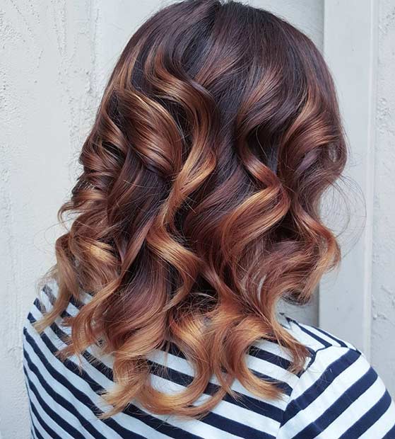 Helle Kupferbalayage -Haare für den Herbst