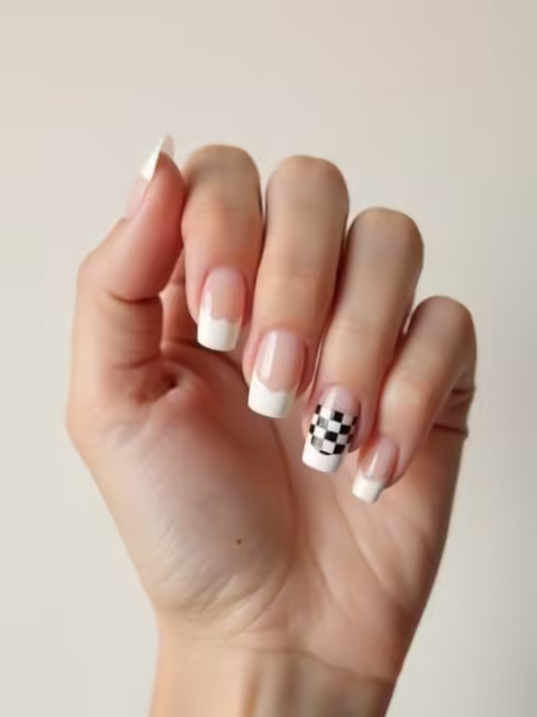 Französische Tipps mit Schachbrett-Akzent