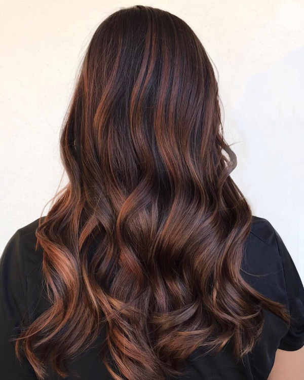 Reiche Kastanienbalayage