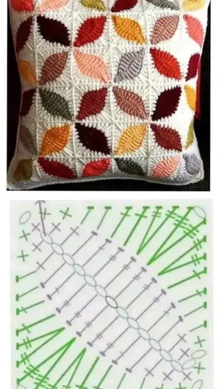 Kissen aus gehäkelten, skalierten Quadraten