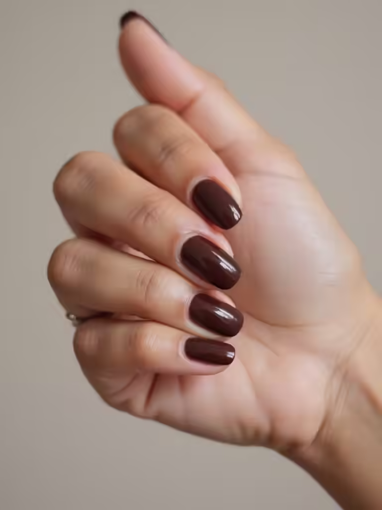 Tiefer espressobrauner Lack
