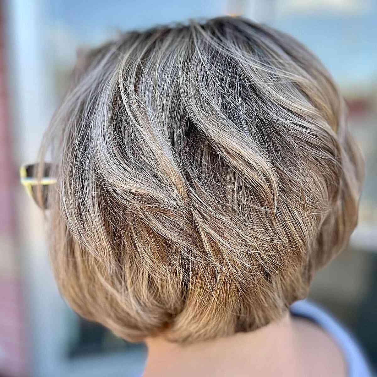 Spülwasser beige blonde kurze Haare mit Lowlights