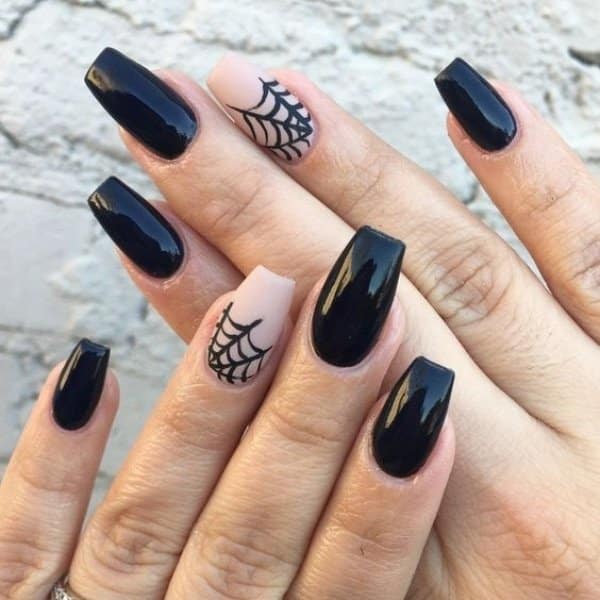 Einfache Halloween -Nägel