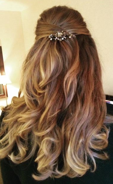 23 atemberaubende Hälfte nach oben, halb unten Frisuren Instagram / EllyjaynemakeUp