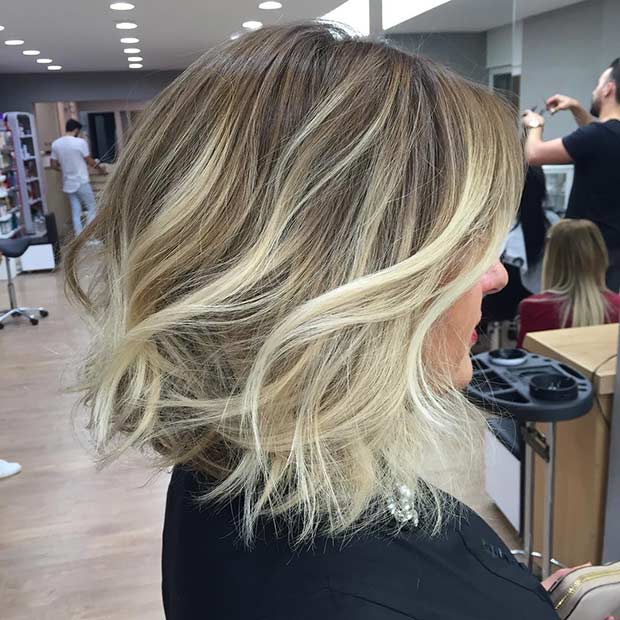 Bob Haarschnitt mit eisigen blonden Highlights