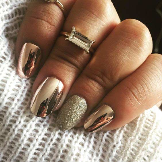 20 trendige metallische Nageldesigns, die jetzt kopiert werden können Gold Metallic Chrom Nagel Design