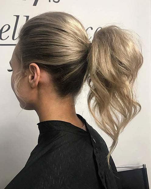 18 elegante Pferdeschwanzfrisuren für besondere Anlässe Ziemlich strukturierter Pferdeschwanz für elegante Pferdeschwanzfrisuren