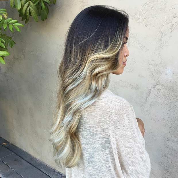 Perlenblondes Balayage Ombre auf dunkles Haar