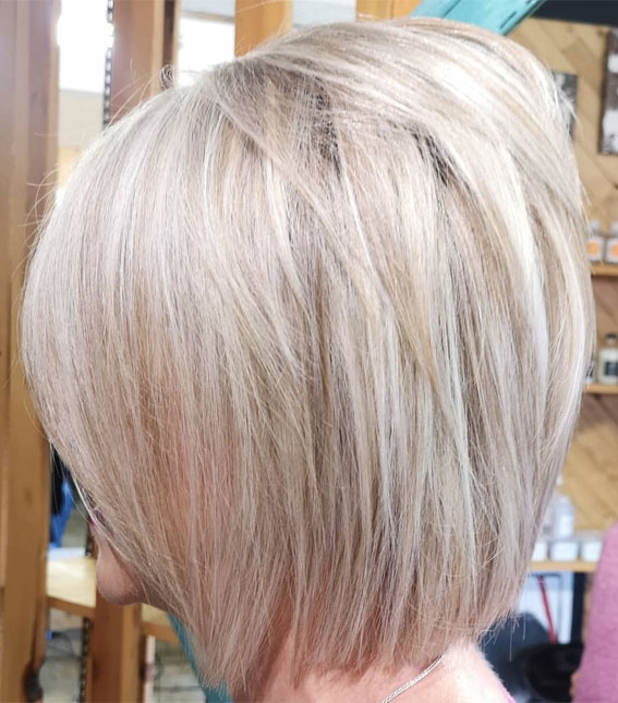 Shaggy Lob für Frauen über 50, Lob Haarschnitt für Frauen über 50, Frisur für Frauen über 50, kurzer Haarschnitt für Frauen über 50, Pixie -Haarschnitt für Frauen über 50, mittelgroß für Frauen über 50