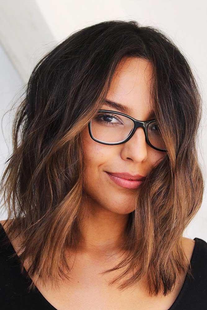 Frisuren für schulterlange wellige Haare braun #mediumhair #wavyhair