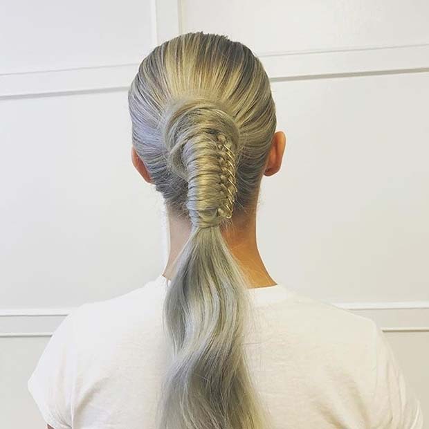 18 elegante Pferdeschwanzfrisuren für besondere Anlässe Stilvoller Pferdeschwanz mit Haarringen für elegante Pferdeschwanzfrisuren