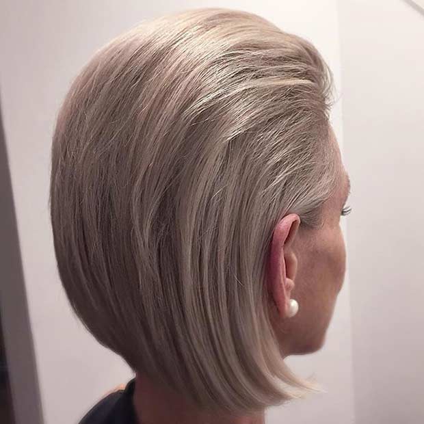 31 Moderne Bob -Haarschnitte: schlank, stilvoll und mühelos schick Kurzes Asche Blonde Rückenbobfrisur