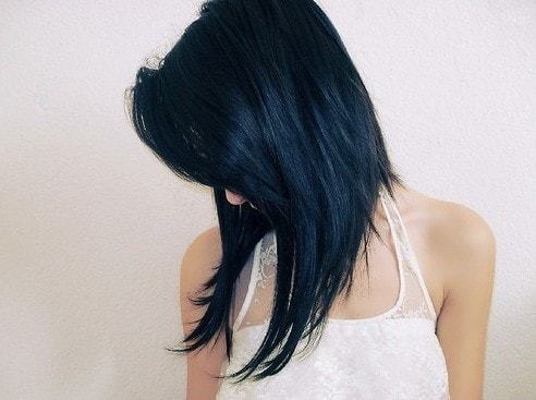 Langer, abgewinkelter Bob-Haarschnitt, der Ihnen gefällt