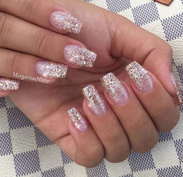 20 Nageldesign -Ideen perfekt für jede Jahreszeit perfekt Roségold Glitzernägel für Winternagelideen