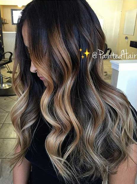 20 atemberaubende blonde Highlights für dunkle Haare Blonde und Karamell -Highlights auf dunklem Haar