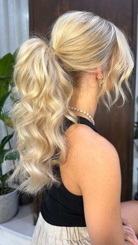 Pferdeschwanzfrisur, Pferdeschwanzfrisuren für Hochzeit, Pferdeschwanzfrisuren für schwarze Haare, Pferdeschwanzfrisuren Abschlussball, hohe Pferdeschwanzfrisuren, Pferdeschwanzfrisuren für Bräute, strukturierte Pferdeschwanzfrisuren Frisuren