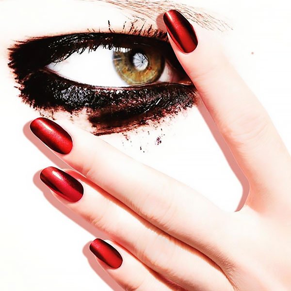 20 coole Chromnageldesign -Ideen Rote Chromnägel