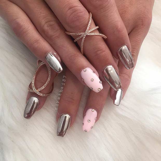 20 trendige metallische Nageldesigns, die jetzt kopiert werden können Baby Pink und Silber Metallic Nail Art Design