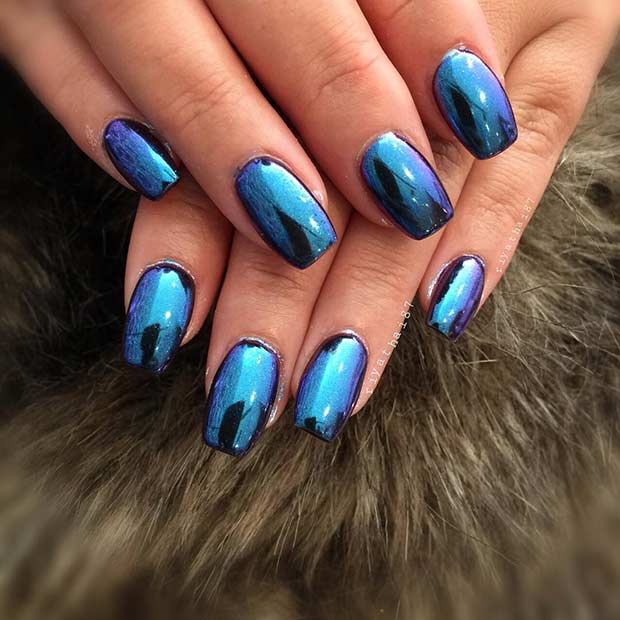 20 trendige metallische Nageldesigns, die jetzt kopiert werden können Einfaches metallisches blaues Nagelkunstdesign