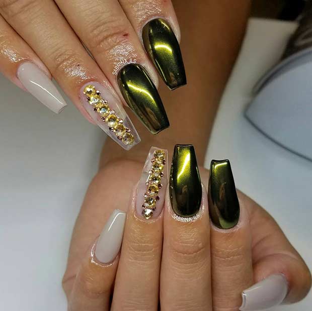 20 trendige metallische Nageldesigns, die jetzt kopiert werden können Grüne Gold Metallic Nail Art Design