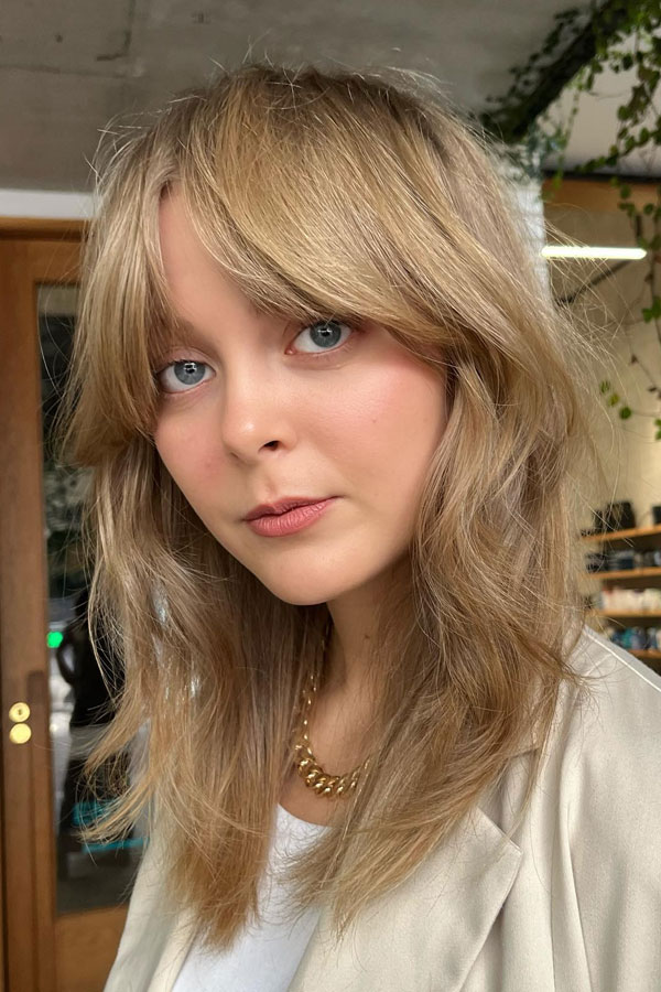 70er Jahre Shag Wolf Haarschnitt, mittelgroßer Shag-Haarschnitt, Shag-Haarschnitt mit Fransen