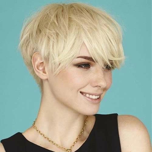 Kurze Pixie für dicke Haare