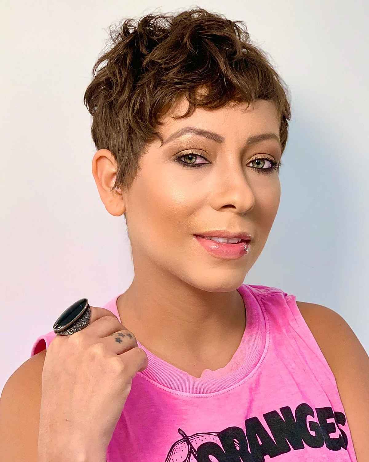 27 die meisten volumisierenden Pixie -Schnitte für dünne Haare Kurze, wellige Pixie für dünne Haare geschnitten