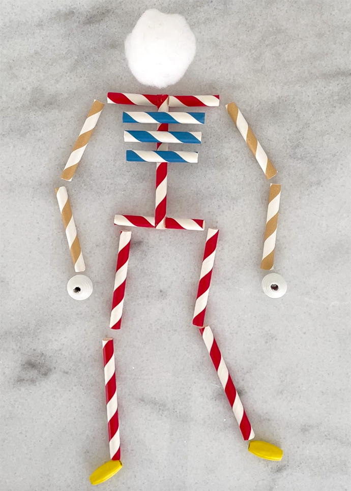 Tanzende Skelettpuppe